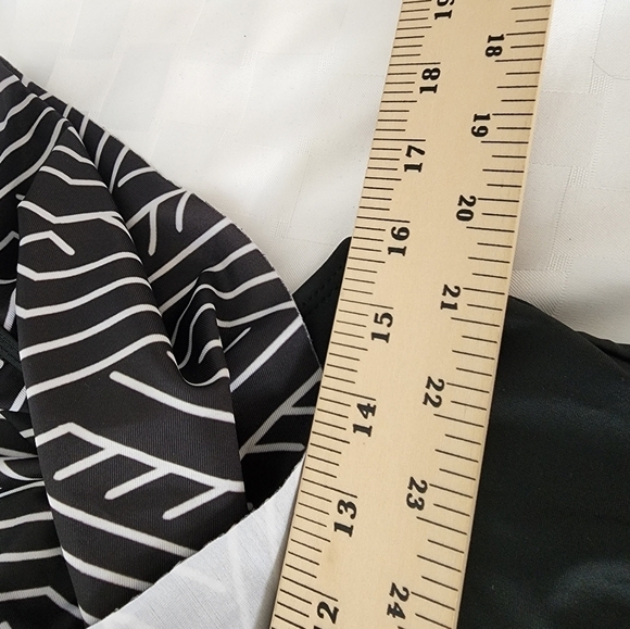 Black & White Striped Women's One Piece Swimsuit Padded Bra Size XL - Picture 4 of 5